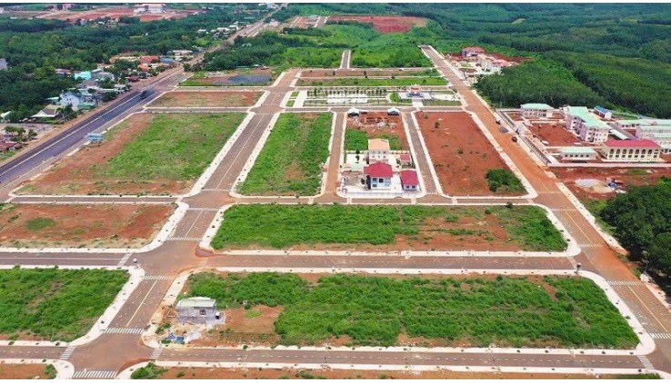 Bán lỗ lô đất 250m2 có 100 thổ cư, giá 280tr, cách trung tâm HC 400m. đường 10m