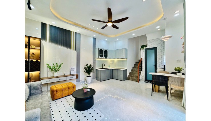 Ngang hiếm gần 8m, sát MT Hồ Văn Huê, hẻm 1 trục, 3 lầu đúc  BTCT, chỉ 5 tỏi nhỉnh xíu