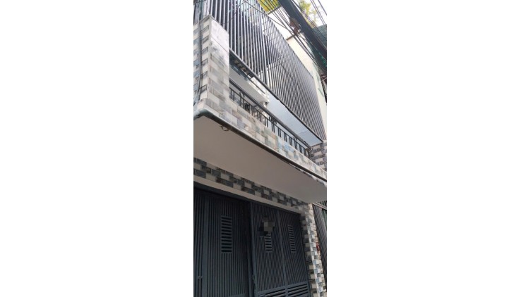 Bán nhà HXH cách 10m Đinh Tiên Hoàng, P3, Bình Thạnh. DT:3.1m x8m.SỔ CN:27.1m2_Giá 3.9 Tỷ