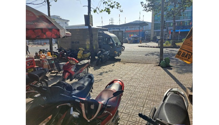 Quận 2, Do nhiều việc không có thời gian quản lí nên cần cho thuê lại Quán cà phê, Liên hệ: 09381100 ..  gặp A. Thông
