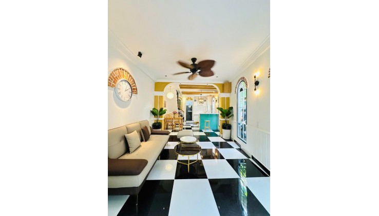 SIÊU PHẨM GẦN SÂN BAY VÀ CV GIA ĐỊNH, GIÁP PHÚ NHUẬN, 41M2 ,2TẦNG  NỞ HẬU, CHỈ HƠN 4 TỶ.
