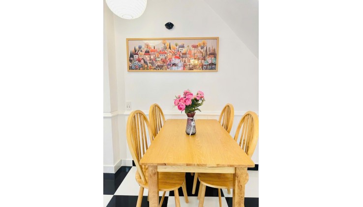 SIÊU PHẨM GẦN SÂN BAY VÀ CV GIA ĐỊNH, GIÁP PHÚ NHUẬN, 41M2 ,2TẦNG  NỞ HẬU, CHỈ HƠN 4 TỶ.