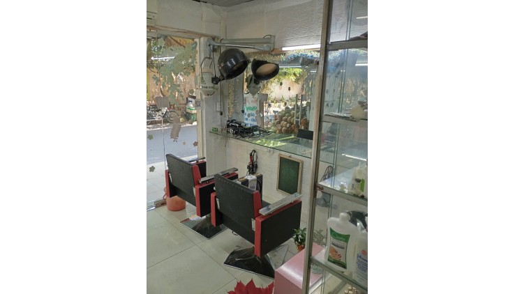 Mình cần sang lại tiệm tóc nữ, do bận công việc ở quê