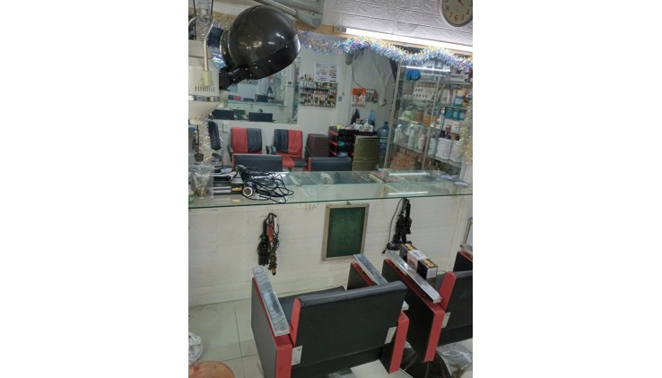 Mình cần sang lại tiệm tóc nữ, do bận công việc ở quê