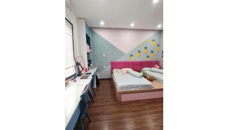 NHÀ PHỐ KDC COMPOUND, QUẬN 9,  100M2, 3 TẦNG, 4 PHÒNG NGỦ, NỘI THẤT ĐẸP, 11 TỶ TL