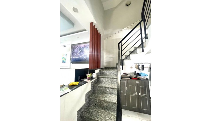 Bán nhà riêng Phạm Thế Hiển 3 tầng 4 pn 3 wc khu dân trí phường 3 quận 8