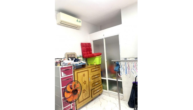 Bán nhà riêng Phạm Thế Hiển 3 tầng 4 pn 3 wc khu dân trí phường 3 quận 8