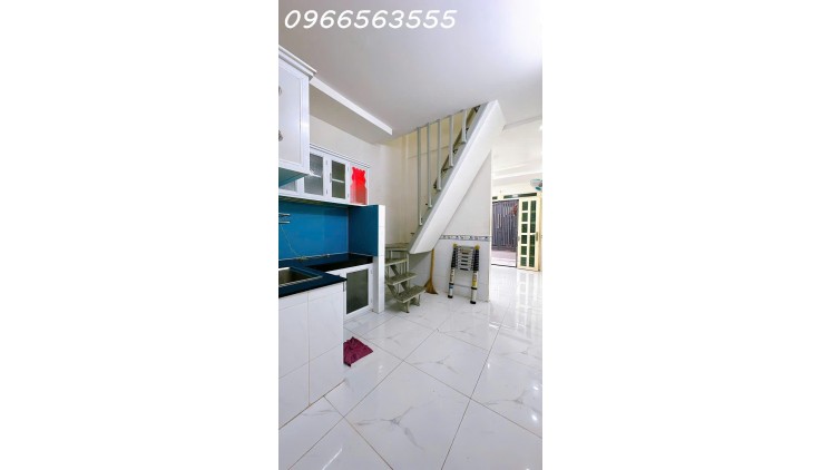 Cho thuê nhà nguyên căn, Đoàn Văn Bơ - Quận 4 - 2PN- nhà mới - Giá 8tr