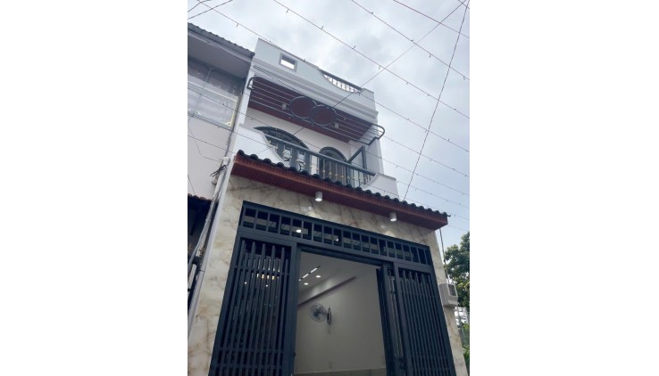 Hẻm ô tô thông - mới ở ngay - gần trường chợ bệnh viện - Phường 15 Gò Vấp -36m2 - 2 tầng - hơn 4 tỷ