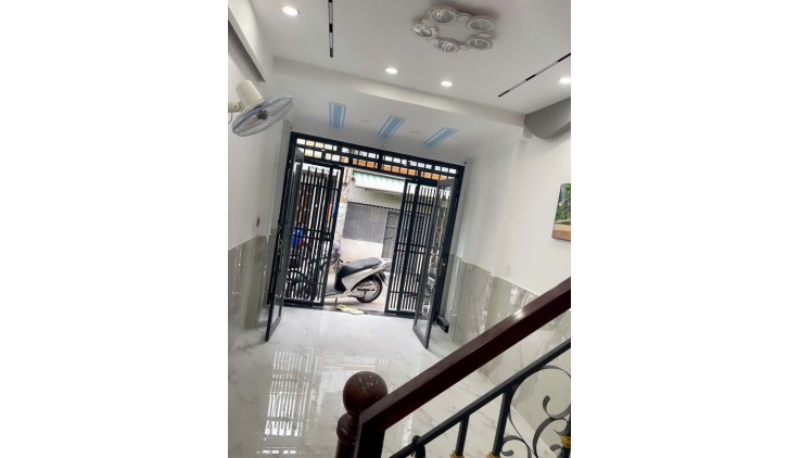 Hẻm ô tô thông - mới ở ngay - gần trường chợ bệnh viện - Phường 15 Gò Vấp -36m2 - 2 tầng - hơn 4 tỷ