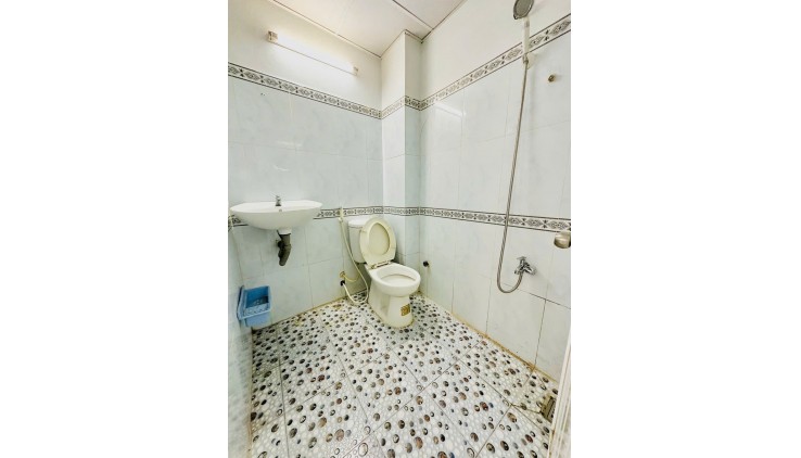 Bán nhà riêng Bình Đông 3pn 4 wc 3 tầng phường 14 quận 8 nhỉnh 4 tỷ