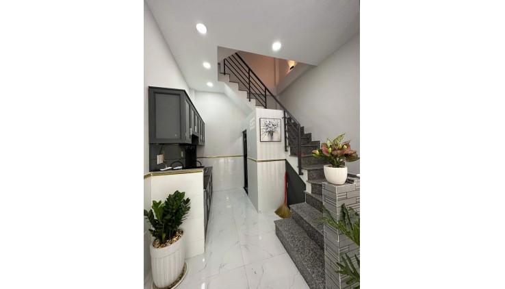 Bán nhà riêng 4 tầng 6 pn 3 wc Dương Bá Trạc phường 1 quận 8 nhỉnh 4 tỷ