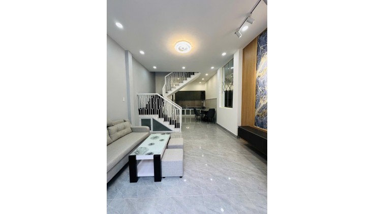 CHỈ HƠN 4 TỶ - NHÀ ĐẸP Ở NGAY 40M2 - 2 TẦNG - NGAY CHỢ TÂN TRỤ - TÂN BÌNH