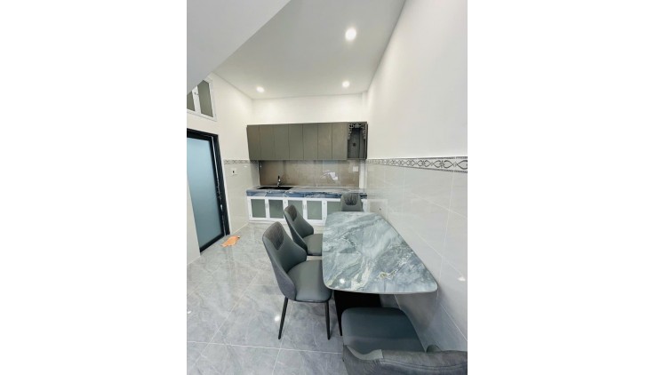 CHỈ HƠN 4 TỶ - NHÀ ĐẸP Ở NGAY 40M2 - 2 TẦNG - NGAY CHỢ TÂN TRỤ - TÂN BÌNH