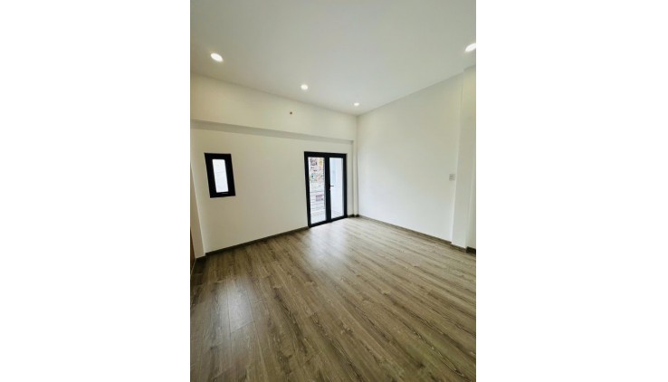 CHỈ HƠN 4 TỶ - NHÀ ĐẸP Ở NGAY 40M2 - 2 TẦNG - NGAY CHỢ TÂN TRỤ - TÂN BÌNH