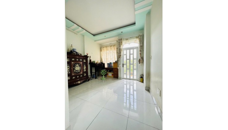 MẶT TIỀN BỜ KÊNH - KHU PHÂN LÔ - 3 TẦNG BTCT - P15 TÂN BÌNH - HƠN 5 TỶ