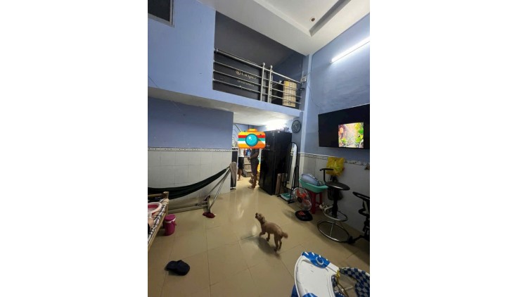 SÁT MẶT ĐƯỜNG TÔN ĐẢN Q4 

NGANG 4.5 DÀI 6 

3 TẤM 
HƠN 2 TỶ