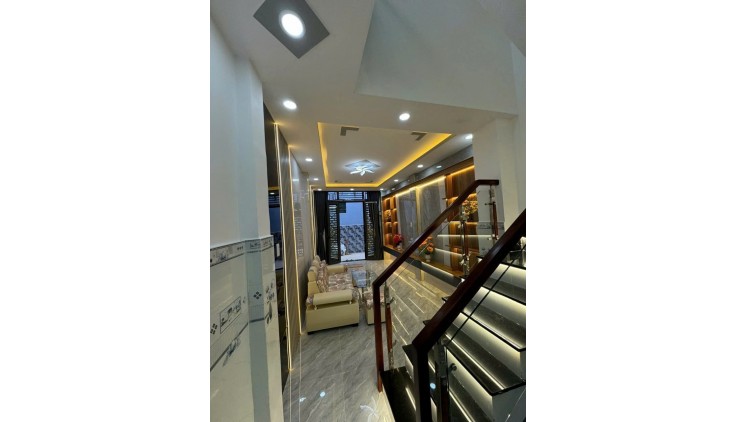 Bán nhà riêng Bùi Minh Trực 2 tầng 2 pn 2 wc Phường 5 quận 8 chỉ nhỉnh 4 tỷ