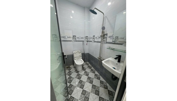 Bán nhà riêng Bùi Minh Trực 2 tầng 2 pn 2 wc Phường 5 quận 8 chỉ nhỉnh 4 tỷ