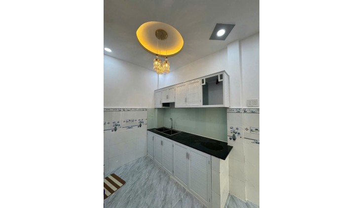 Bán nhà riêng Bùi Minh Trực 2 tầng 2 pn 2 wc Phường 5 quận 8 chỉ nhỉnh 4 tỷ
