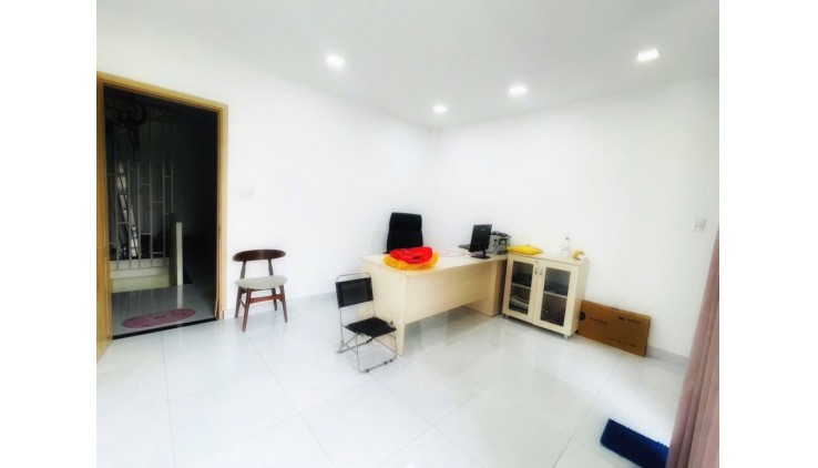 Bán nhà 1/ hẻm 6M Tân Hương quận Tân Phú dtcn 64- 4 x 16-4T chỉ 6,8 tỷ tl