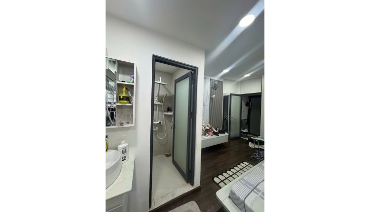Bán nhà giá rẻ 2 tầng 2pn 2 wc Âu Dương Lân phường 3 quận 8 chỉ nhỉnh 4 tỷ
