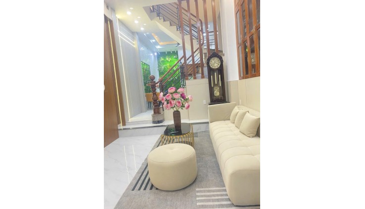BÁN NHÀ GÒ VẤP, HXH, CÁCH 5 PHÚT ĐI QUA EMART 2 PHAN HUY ÍCH, NHỈNH 6 TỶ.