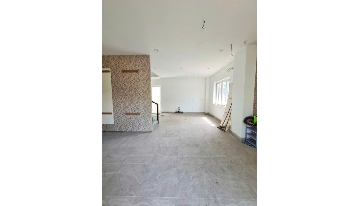Bán nhà Mega Village Khang Điền, lô góc bề thế, 2 mặt tiền, 130m2, 3 tầng, chỉ 11.7 tỷ còn TL