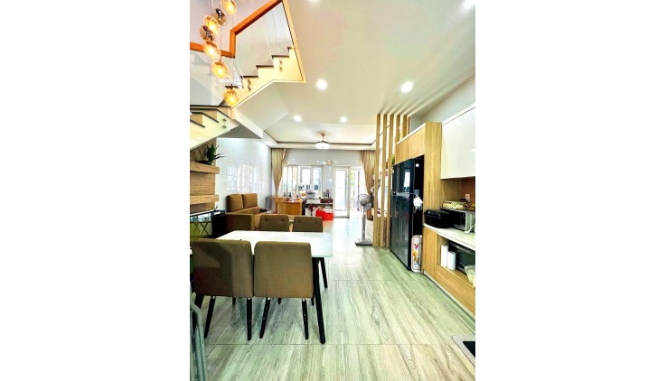 Bán nhà Mega Village Khang Điền, Quận 9, DT 75m2, 3 tầng, 3 phòng ngủ, nhỉnh 7 tỷ