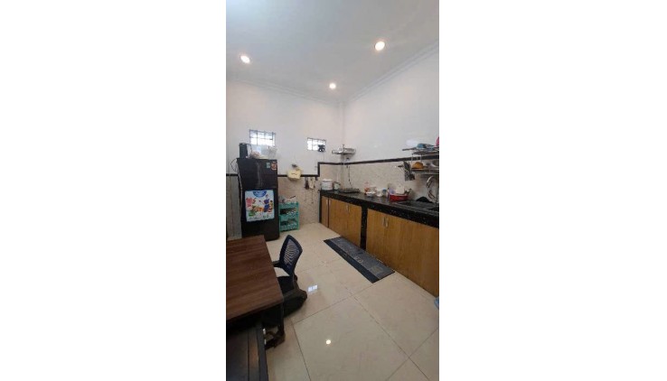 2 mặt tiền đường Q4 
Ngang 3.5 dài 11m
đúc 3 tấm 
CÓ 4 TỶ