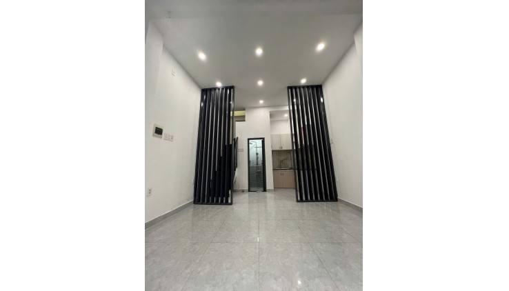 3.58 tỷ bán nhà 3 tầng ngay chợ Gò Vấp Nguyễn Thái Sơn- DTSD 60m2- 2PN 3WC