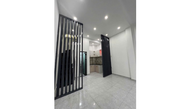 3.58 tỷ bán nhà 3 tầng ngay chợ Gò Vấp Nguyễn Thái Sơn- DTSD 60m2- 2PN 3WC