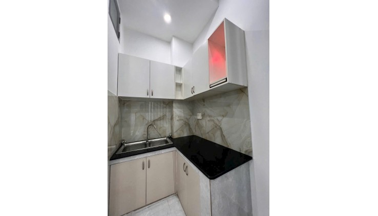 3.58 tỷ bán nhà 3 tầng ngay chợ Gò Vấp Nguyễn Thái Sơn- DTSD 60m2- 2PN 3WC