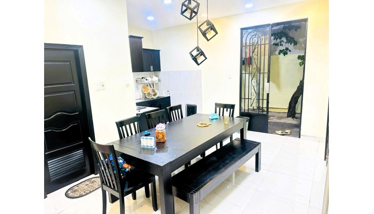 Bán nhà 170m2, 2 tầng, 3 pn, sổ hồng hoàn công, 9.8 tỷ - đường 41, Linh Đông