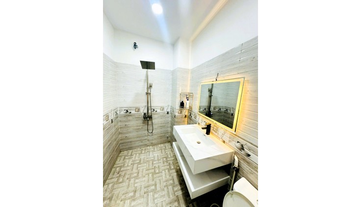 Bán nhà 170m2, 2 tầng, 3 pn, sổ hồng hoàn công, 9.8 tỷ - đường 41, Linh Đông