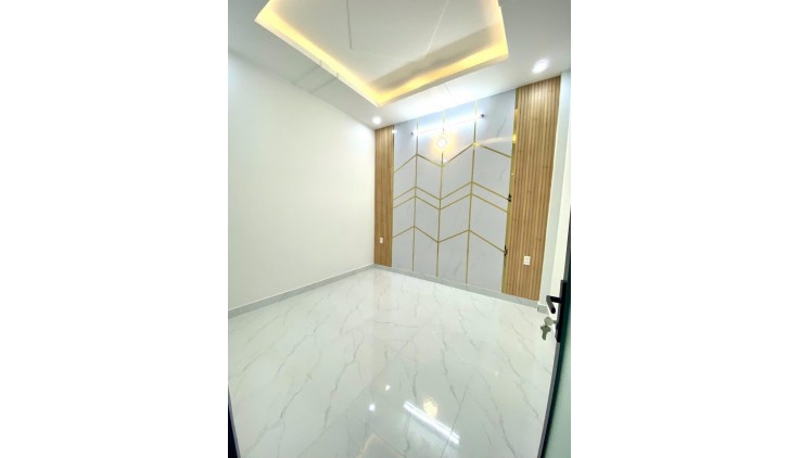 NHỈNH 3 TỶ - NHÀ SIÊU ĐẸP - 40M2 - 2 TẦNG - SÁT MẶT TIỀN ĐƯỜNG QUẬN 12