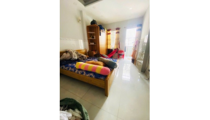 Bán nhà 1/ hẻm oto Tân Hương quận Tân Phú dt 4 x 20-2Tang chỉ 6,4 tỷ tl