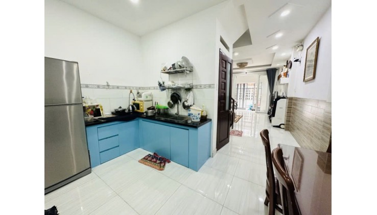 Bán nhà HXH 8m Lê Thúc Hoạch - Nguyễn Sơn, gần Tân Hương, 4.2x11m, 4 Tầng, 6.5 tỷ.