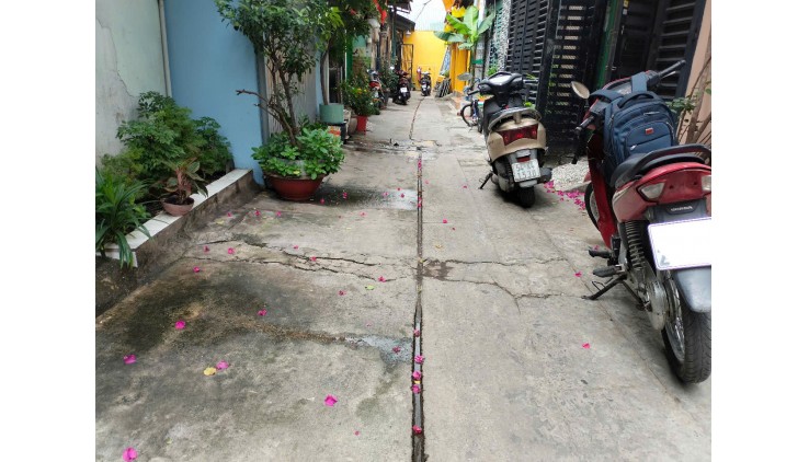 Hàng Thơm Gấp bán nhà Tân Kỳ Tân Quý hẻm xe hơi sát mặt tiền 80m2,2 Tầng Nhỉnh 4 tỷ