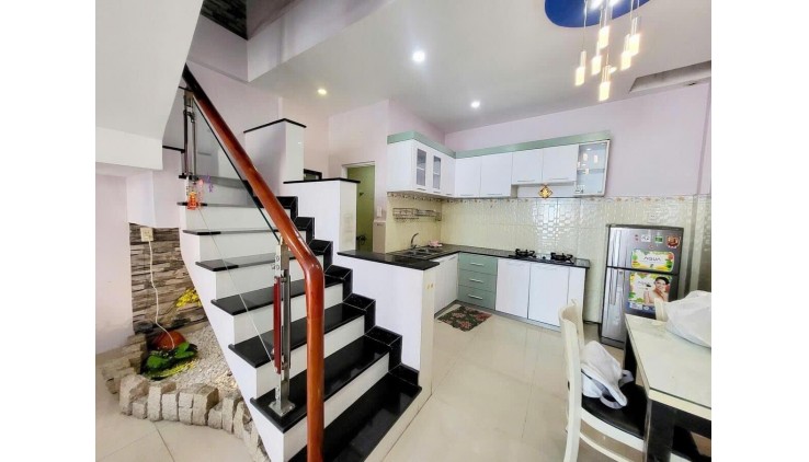 TÂN BÌNH GIÁP Q10,Q11 - 40M2 - 2 TẦNG - MỚI Ở NGAY - 1 CĂN RA Ô TÔ -  CHỈ NHỈNH 5 TỶ
