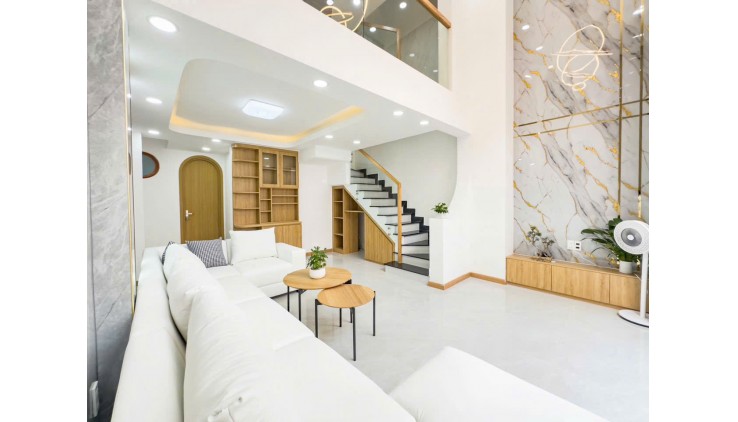 6.28 tỷ bán nhà  mới khu VIP Nguyễn Cửu Vân giáp Q1- 5 tầng- 40m2-ngang 4.6m- 4PN 6WC full NT
