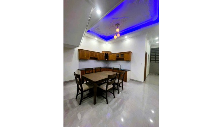 Bán nhà mới toanh 4 tầng, 79m2, mặt tiền 5m Quốc Lộ 13, Hiệp Bình Phước, 8.3 tỷ, sổ hồng hoàn công
