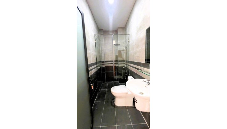 Bán nhà mới toanh 4 tầng, 79m2, mặt tiền 5m Quốc Lộ 13, Hiệp Bình Phước, 8.3 tỷ, sổ hồng hoàn công