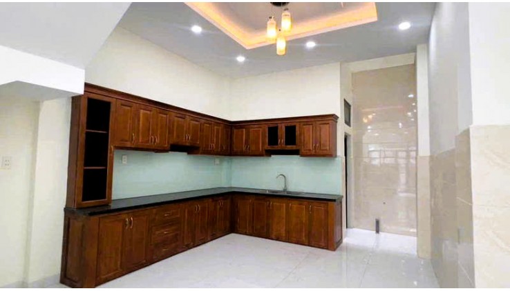 Bán nhà mới keng đối diện Vạn Phúc City, hẻm 5m, xe hơi vào tận nhà, 6,8 tỷ