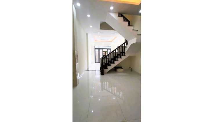 Bán nhà mới keng đối diện Vạn Phúc City, hẻm 5m, xe hơi vào tận nhà, 6,8 tỷ