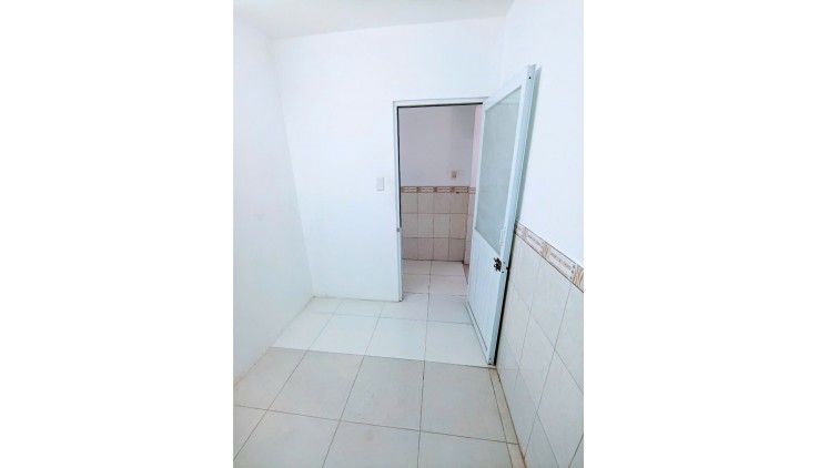 Chính chủ Cho thuê nhà/phòng trệt nhỏ vách ngăn đường Bùi Dương Lịch (6 mét).