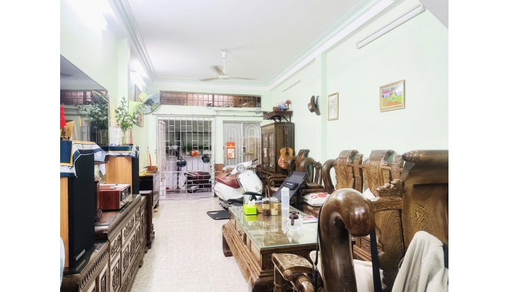 Bán nhà hẻm oto kế mặt tiền  quận Tân Phú dt 4 x 17- 4 tầng chỉ 7,2 tỷ tl