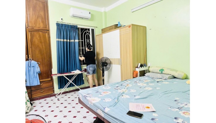 Bán nhà hẻm oto kế mặt tiền  quận Tân Phú dt 4 x 17- 4 tầng chỉ 7,2 tỷ tl