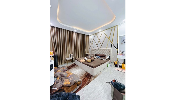 NHÀ SÁT MẶT TIỀN CAO TẦNG ĐỒNG NHẤT VIP Q4 NGANG 4 DÀI 14
 - 5 TẤM CÓ 9 TỶ