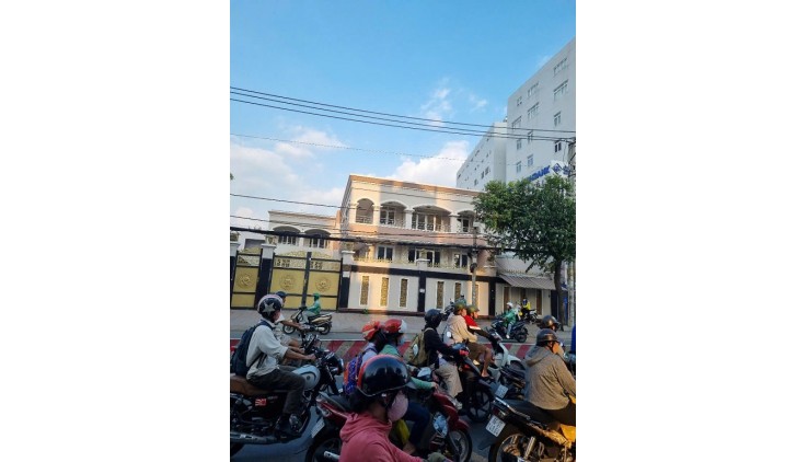 Không dùng đến Bán gấp mặt tiền 817 Huỳnh Tấn Phát, P Phú Thuận, quận 7, HCM